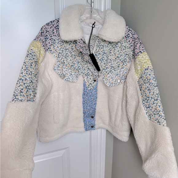 BlankNYC women’s flower patch Sherpa fleece jacket x-small new with tags - Picture 4 of 13